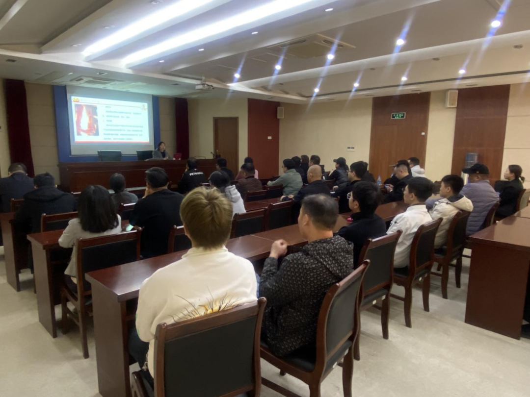 化工公司網站模板,化工公司網頁模板,響應式模板,網站制作,網站建站 圖片