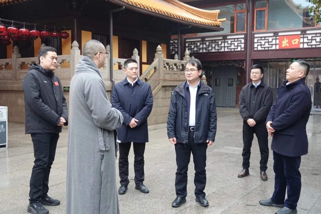 化工公司網(wǎng)站模板,化工公司網(wǎng)頁模板,響應(yīng)式模板,網(wǎng)站制作,網(wǎng)站建站 圖片