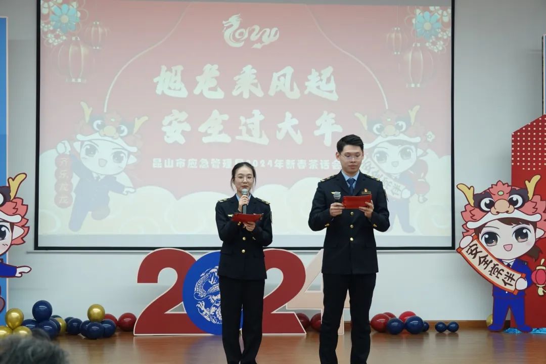 化工公司網(wǎng)站模板,化工公司網(wǎng)頁模板,響應(yīng)式模板,網(wǎng)站制作,網(wǎng)站建站 圖片