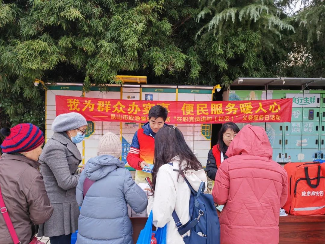 化工公司網(wǎng)站模板,化工公司網(wǎng)頁模板,響應(yīng)式模板,網(wǎng)站制作,網(wǎng)站建站 圖片