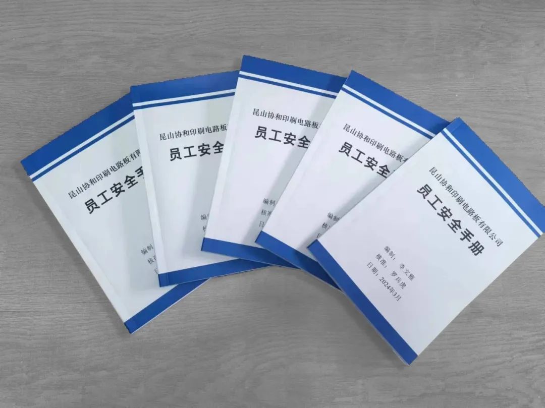 化工公司網(wǎng)站模板,化工公司網(wǎng)頁(yè)模板,響應(yīng)式模板,網(wǎng)站制作,網(wǎng)站建站 圖片