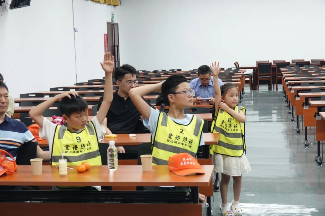 化工公司網(wǎng)站模板,化工公司網(wǎng)頁模板,響應(yīng)式模板,網(wǎng)站制作,網(wǎng)站建站 圖片
