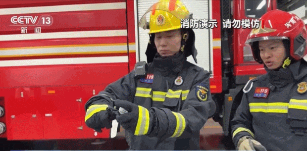 化工公司網(wǎng)站模板,化工公司網(wǎng)頁模板,響應(yīng)式模板,網(wǎng)站制作,網(wǎng)站建站 圖片