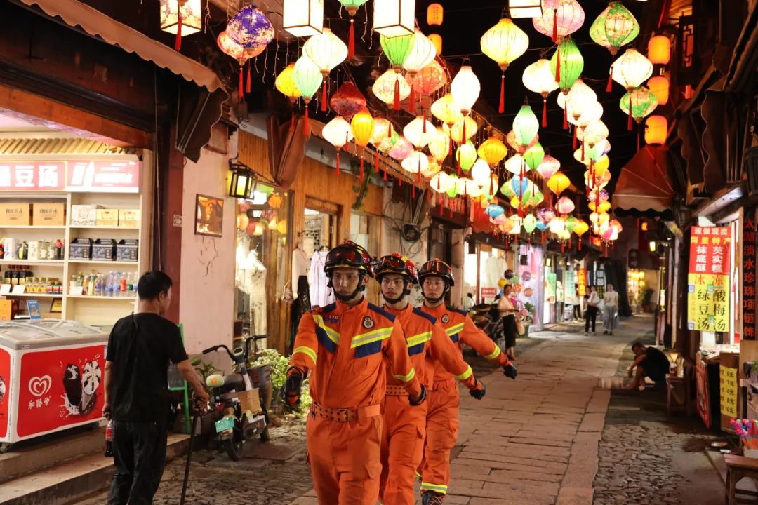 化工公司網(wǎng)站模板,化工公司網(wǎng)頁模板,響應(yīng)式模板,網(wǎng)站制作,網(wǎng)站建站 圖片