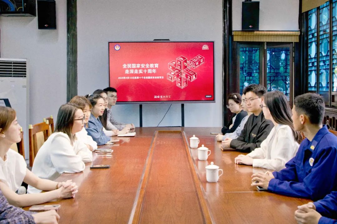 化工公司網(wǎng)站模板,化工公司網(wǎng)頁模板,響應(yīng)式模板,網(wǎng)站制作,網(wǎng)站建站 圖片