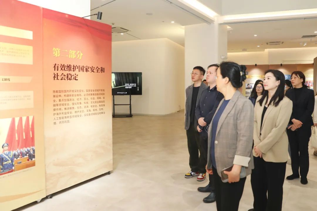 化工公司網(wǎng)站模板,化工公司網(wǎng)頁模板,響應(yīng)式模板,網(wǎng)站制作,網(wǎng)站建站 圖片